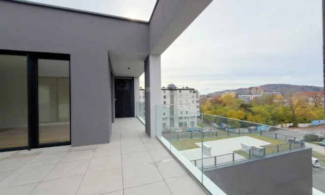 Недвижимость Трехкомнатная квартира, Бежиград: 14