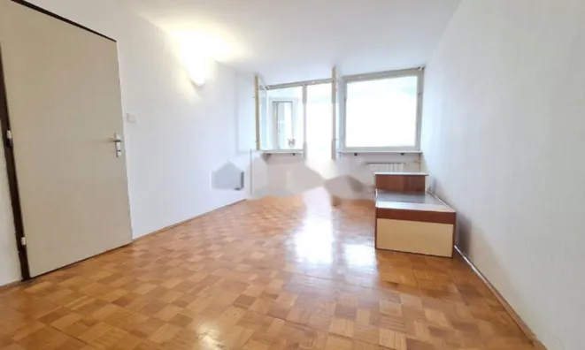 Недвижимость Квартира 3-комнатная Шишка: 8