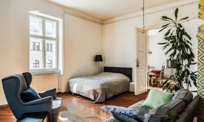 Недвижимость Трехкомнатная квартира в центре: 3