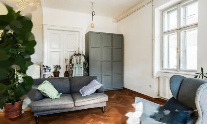 Недвижимость Трехкомнатная квартира в центре: 5