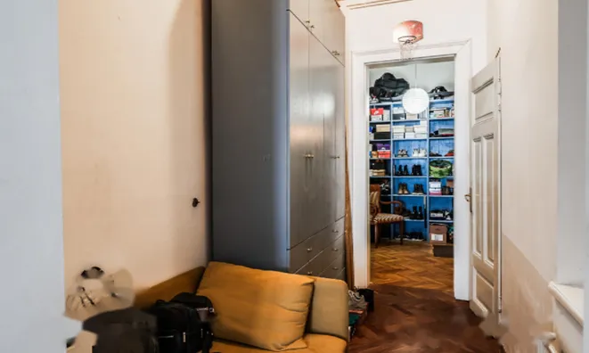 Недвижимость Трехкомнатная квартира в центре: 18