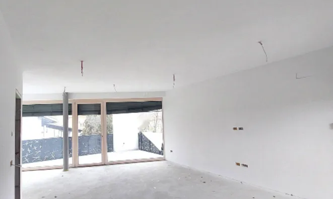 Недвижимость Четырехкомнатная квартира Сенджакоб: 1