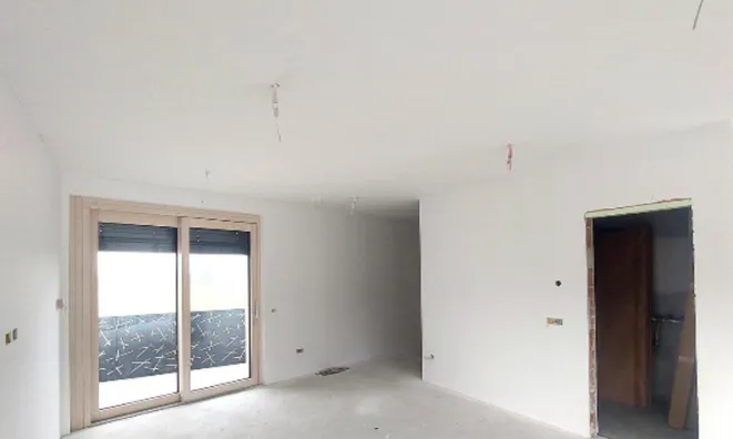 Недвижимость Четырехкомнатная квартира Сенджакоб: 3