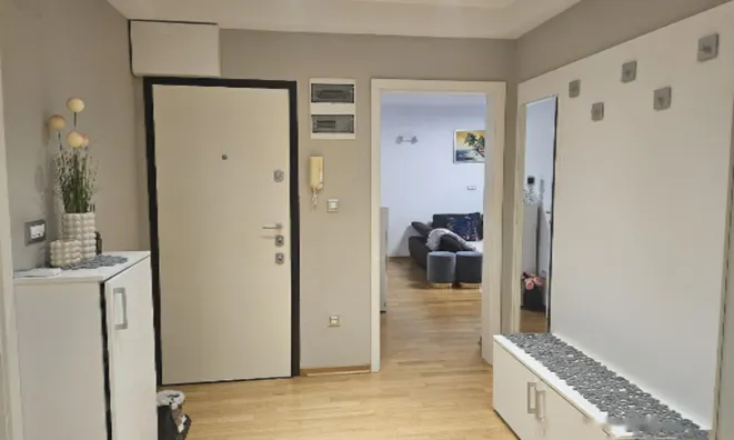 Недвижимость Трехкомнатная квартира Лубляна Шишка: 3