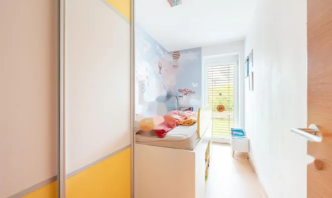 Недвижимость Четырехкомнатная квартира : 8