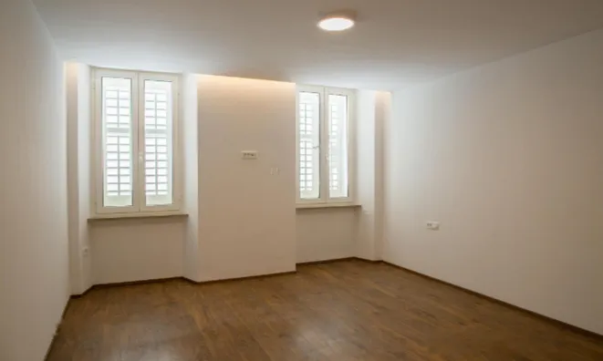 Недвижимость Квартира 5 комнат и более: 3