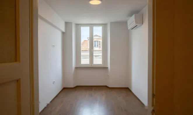 Недвижимость Квартира 5 комнат и более: 5