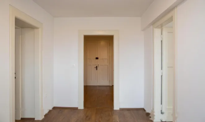 Недвижимость Квартира 5 комнат и более: 6