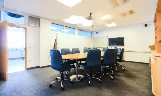 Недвижимость Офисное помещение, Шишка: 4