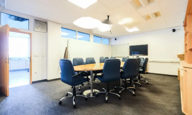 Недвижимость Коммерческое помещение Склад: 4