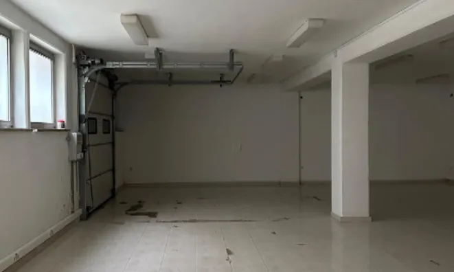 Недвижимость Коммерческое помещение Склад: 16