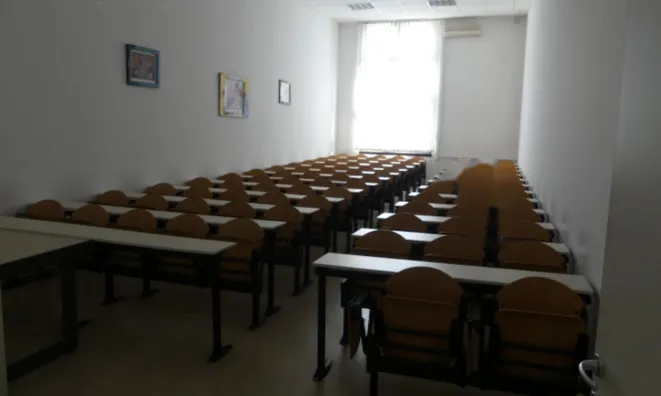 Недвижимость Коммерческое помещение Стегне: 2