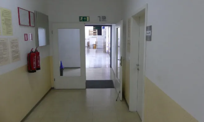 Недвижимость Коммерческое помещение Стегне: 5