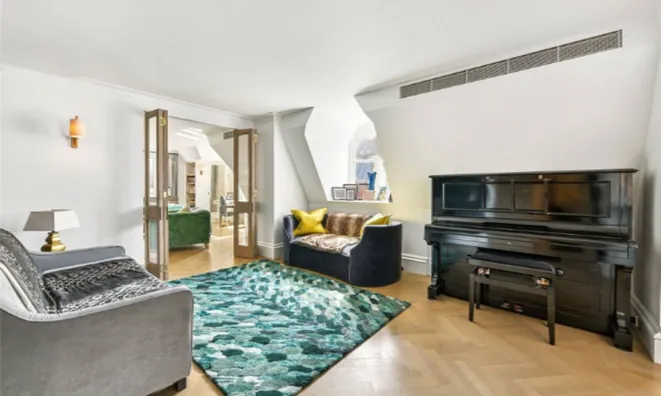 Недвижимость Rose Square, Fulham Road: 8