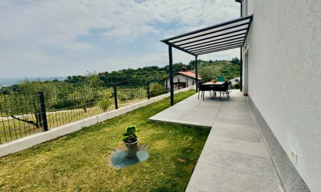 Недвижимость Дом-близнец Гриньян.: 2