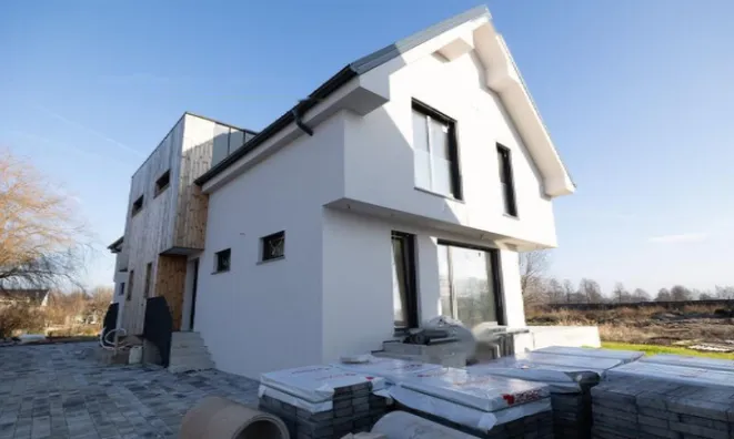 Недвижимость Дом, Чрна вас: 9