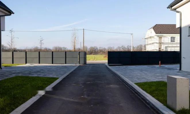 Недвижимость Дом, Чрна вас: 10