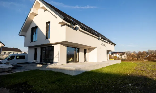 Недвижимость Дом, Чрна вас: 13