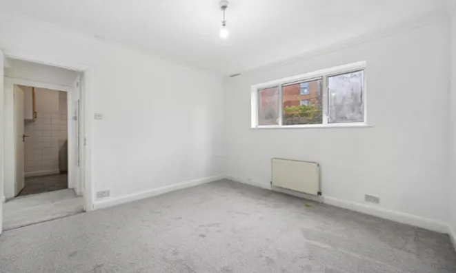 Недвижимость Rosemont Court, Rosemont Road, Acton: 2