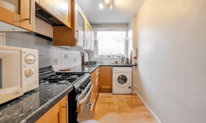 Недвижимость Lacy Road, Putney: 1