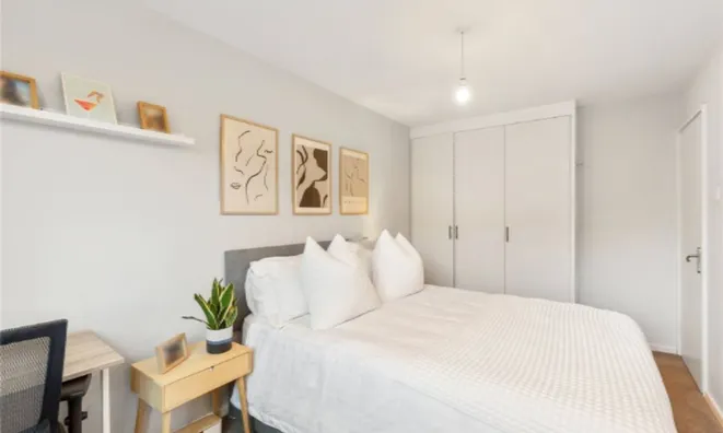 Недвижимость Gillespie Road: 1