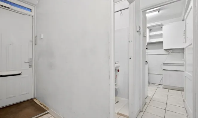 Недвижимость White City Estate: 16