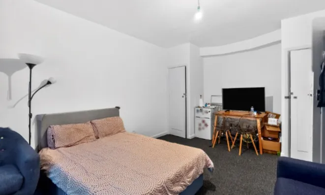 Недвижимость Barons Court Road: 7