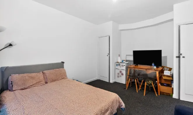 Недвижимость Barons Court Road: 9