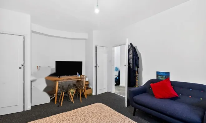 Недвижимость Barons Court Road: 10