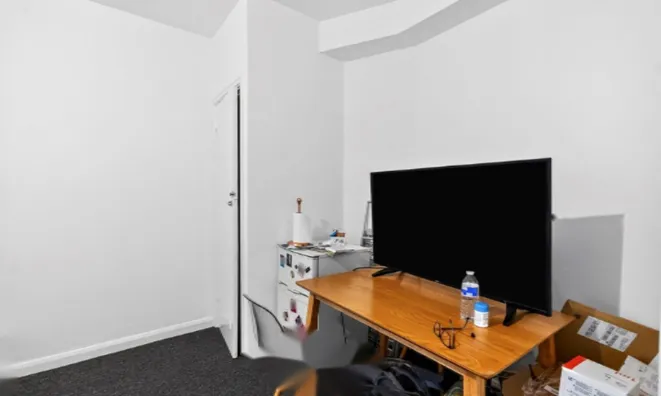 Недвижимость Barons Court Road: 18