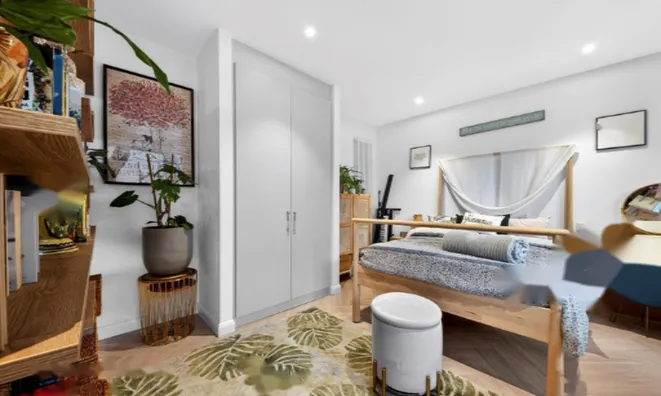 Недвижимость Cross Lane: 3