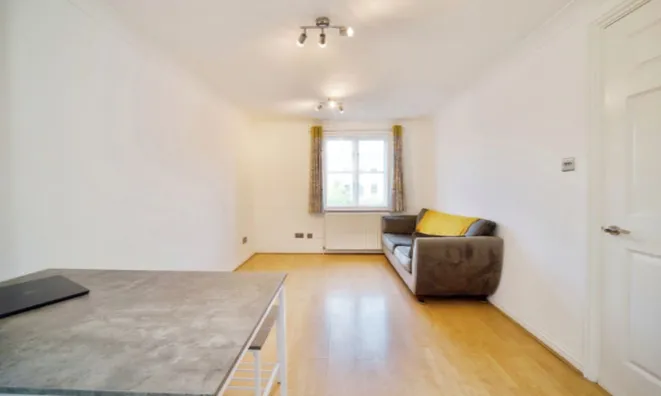 Недвижимость Mile End Road: 10