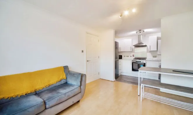 Недвижимость Mile End Road: 13