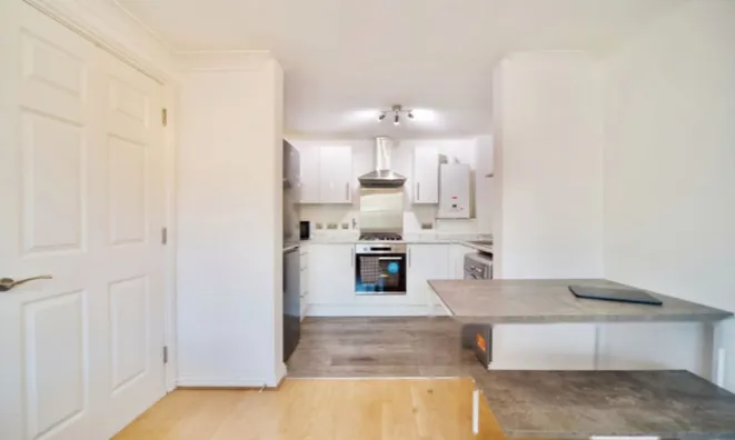 Недвижимость Mile End Road: 15