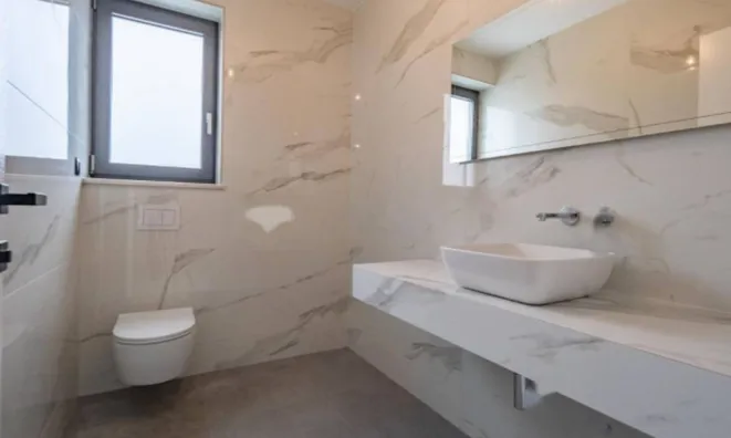 Недвижимость Четырёхкомнатная квартира : 3