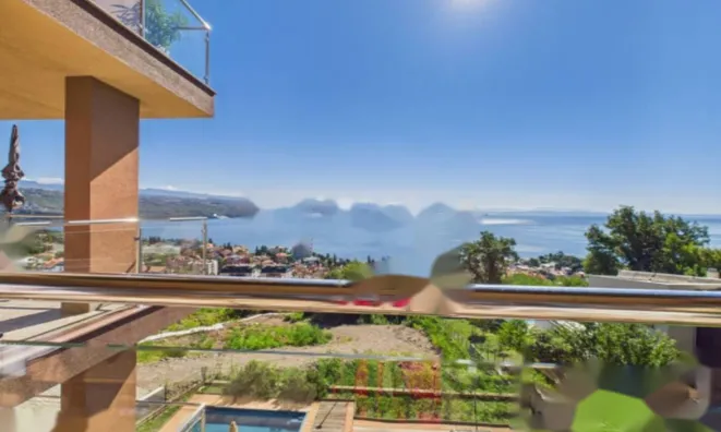 Недвижимость Трёхкомнатная квартира Центр: 16