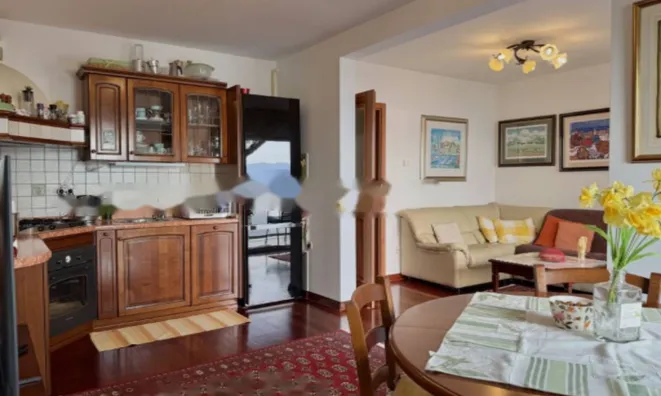 Недвижимость Трехкомнатная квартира, Центр: 5