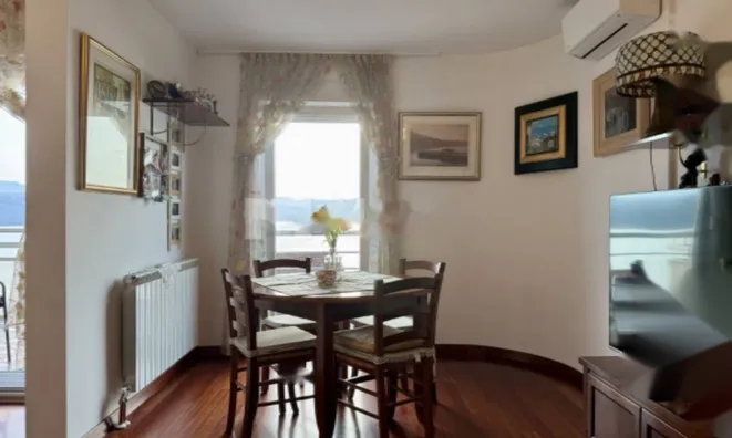 Недвижимость Трехкомнатная квартира, Центр: 8