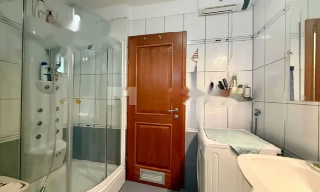 Недвижимость Трехкомнатная квартира, Центр: 20