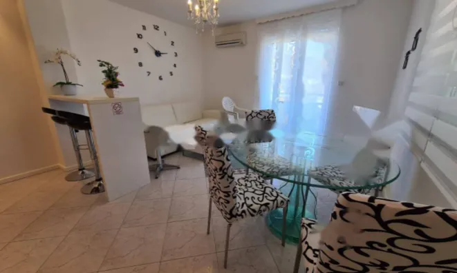 Недвижимость Четырехкомнатная квартира, Опатия: 4