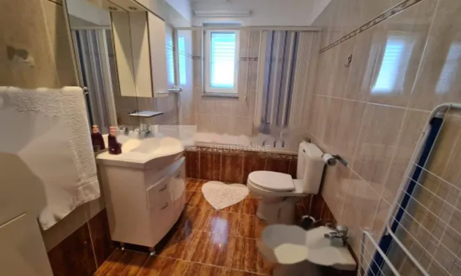 Недвижимость Четырехкомнатная квартира, Опатия: 11