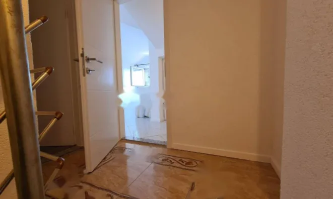 Недвижимость Четырехкомнатная квартира, Опатия: 15