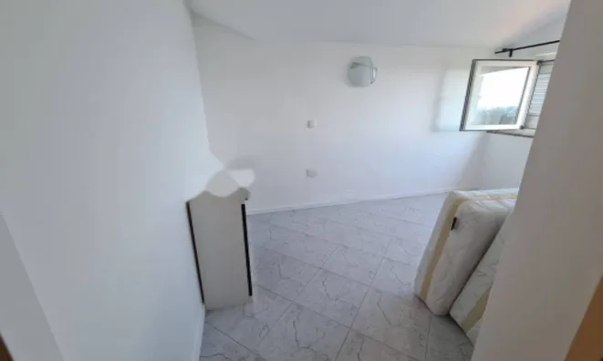 Недвижимость Четырехкомнатная квартира, Опатия: 25