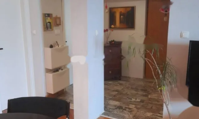 Недвижимость Трехкомнатная квартира центр: 12