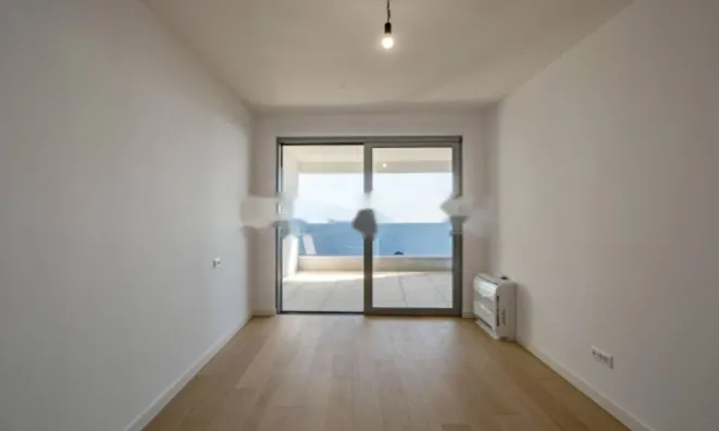 Недвижимость Трехкомнатная квартира Центр: 3