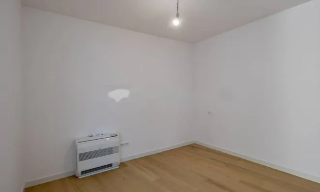 Недвижимость Трехкомнатная квартира Центр: 6