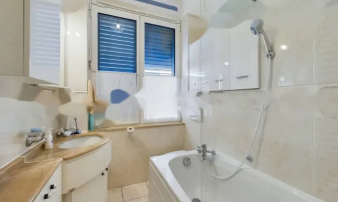 Недвижимость Трёхкомнатная квартира, Опатия: 13