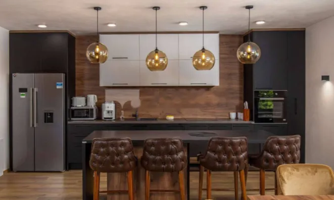 Недвижимость Семейный дом 225 м², Центр: 4