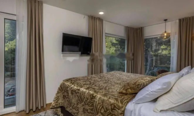 Недвижимость Семейный дом 225 м², Центр: 9