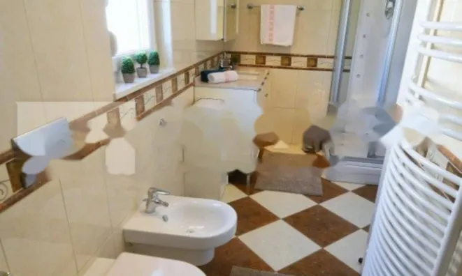 Недвижимость Четырехкомнатная квартира Центр: 8